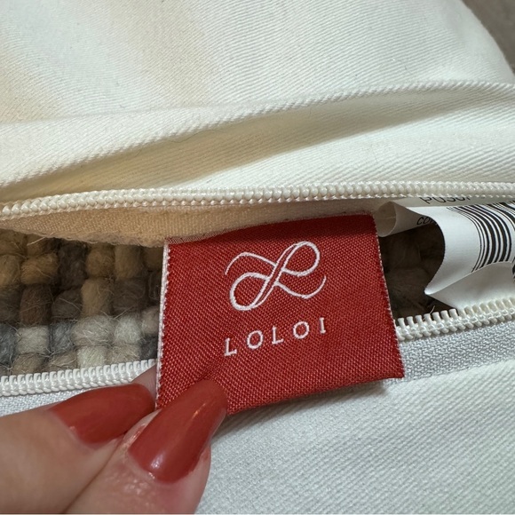 Loloi Wool Pillow Cover Woven Tassel 22” x 22” Square - Picture 4 of 5